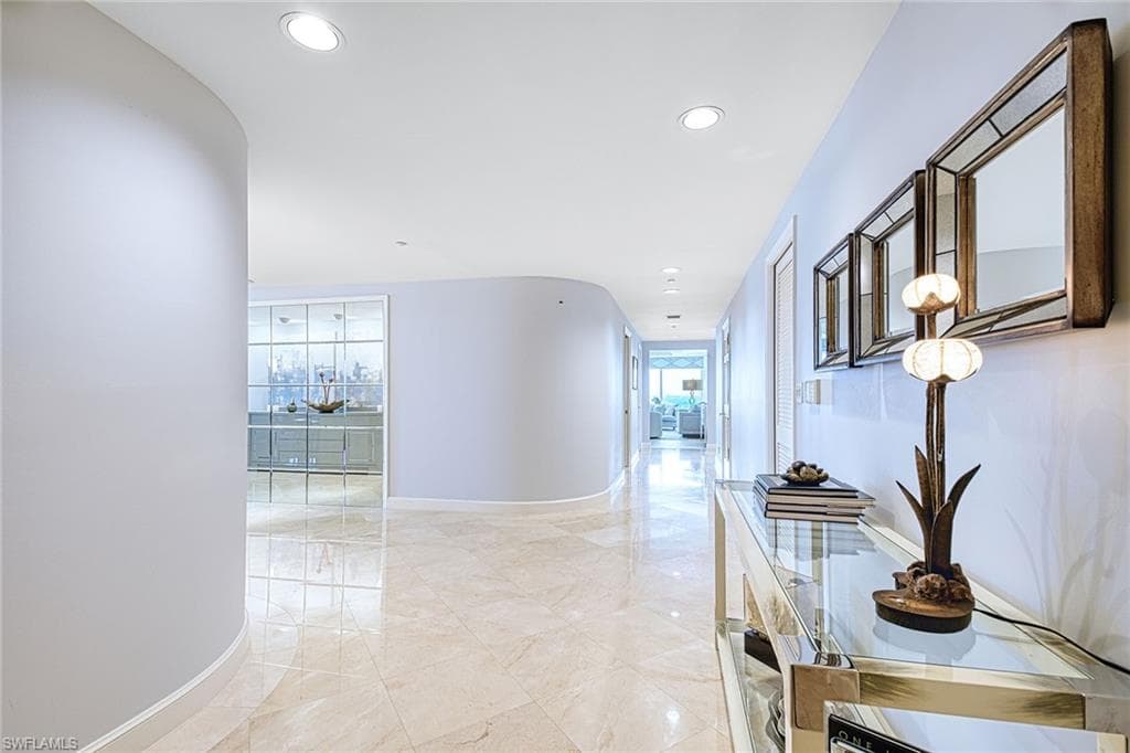 10 Seagate DR # 6N, NAPLES FL 34103-5