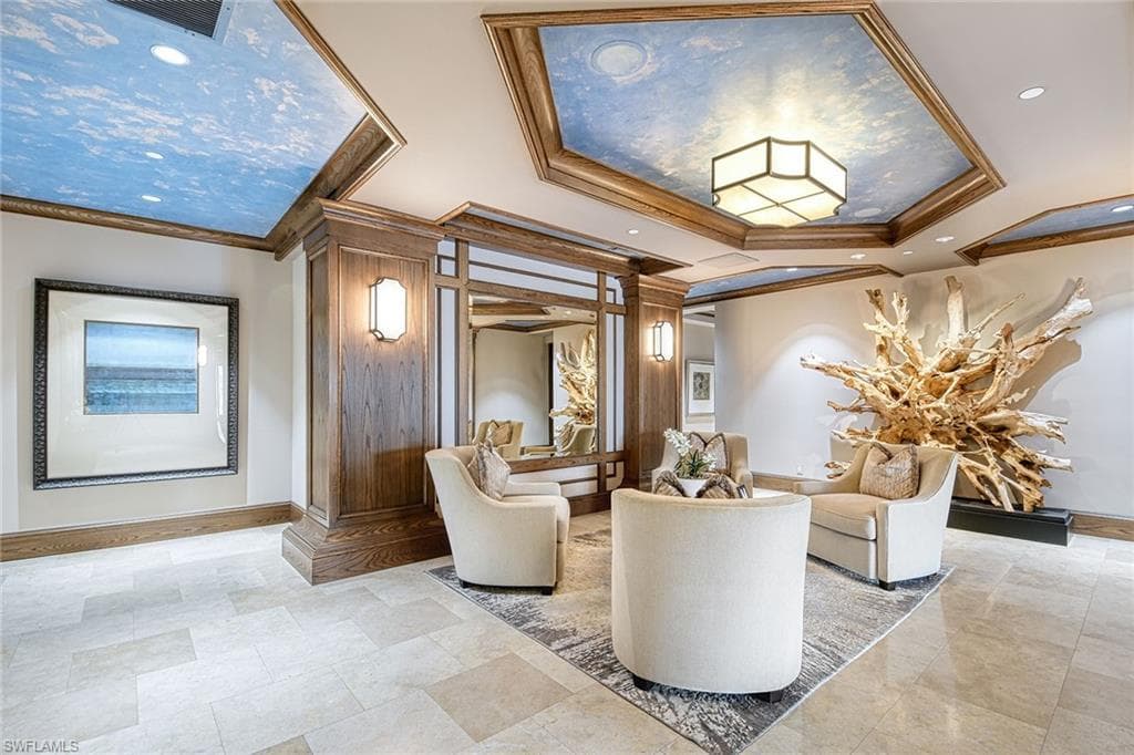 10 Seagate DR # 6N, NAPLES FL 34103-25