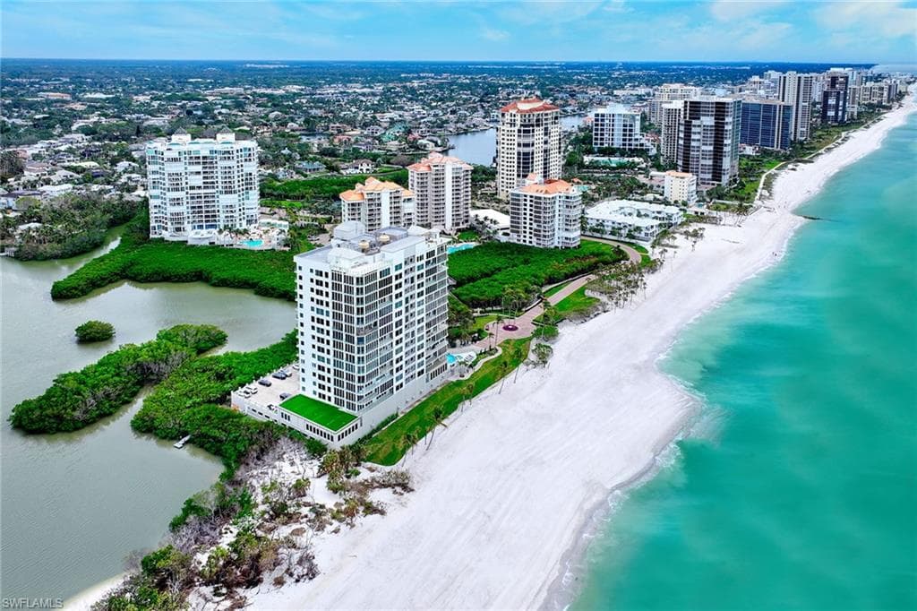 10 Seagate DR # 6N, NAPLES FL 34103-2