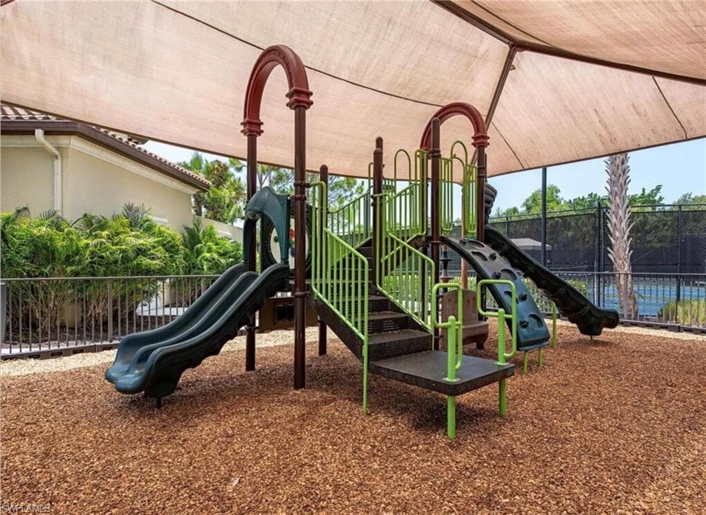 13628 Mandarin CIR, NAPLES FL 34109-47