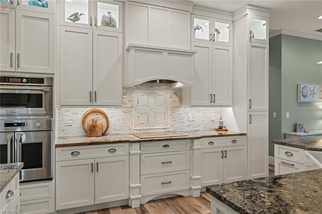 1114 Seagrape LN, SANIBEL FL 33957-5