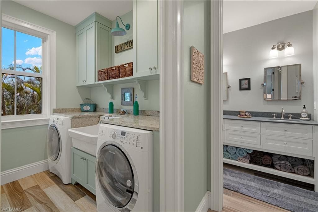 1114 Seagrape LN, SANIBEL FL 33957-25