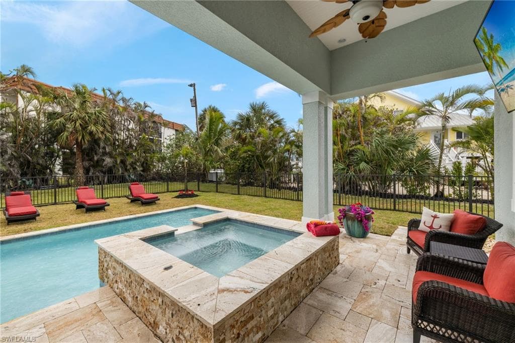 1114 Seagrape LN, SANIBEL FL 33957-29