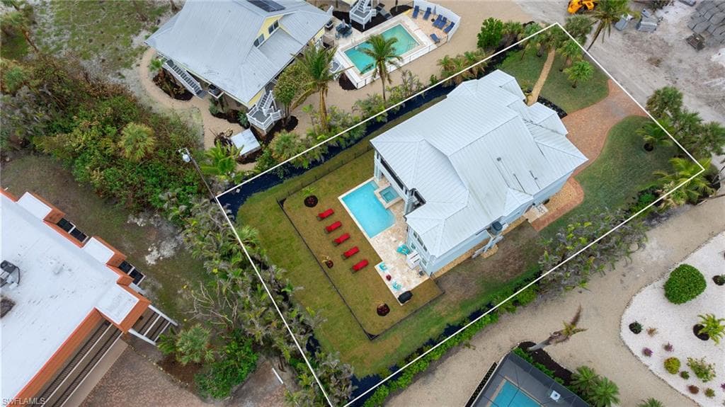 1114 Seagrape LN, SANIBEL FL 33957-40