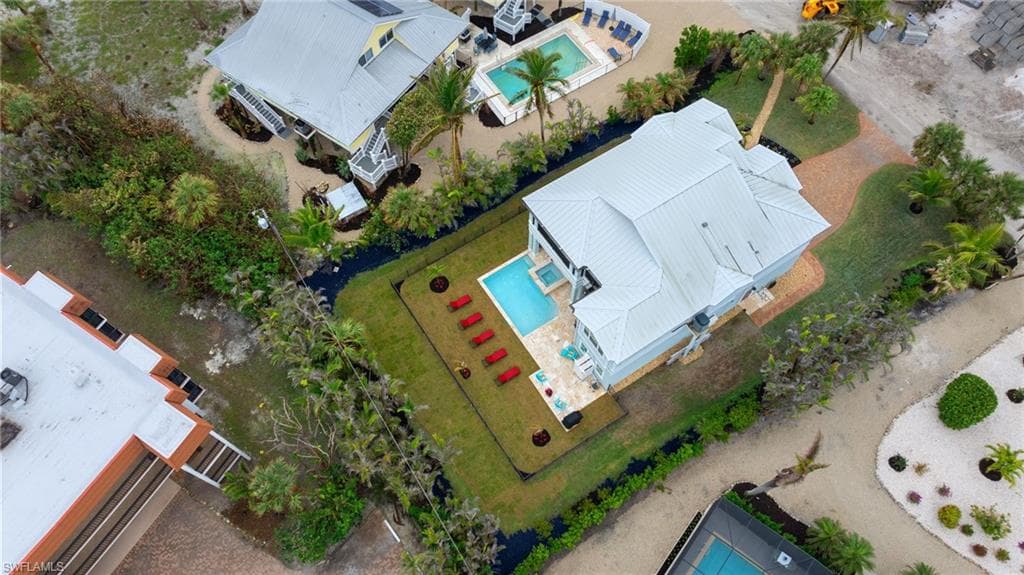 1114 Seagrape LN, SANIBEL FL 33957-39