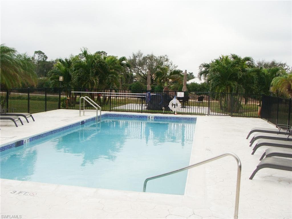 5693 Rattlesnake Hamm RD # 204, NAPLES FL 34113-22