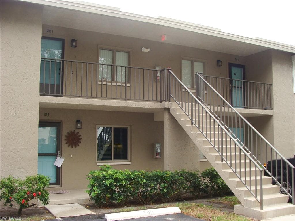 5693 Rattlesnake Hamm RD # 204, NAPLES FL 34113-26