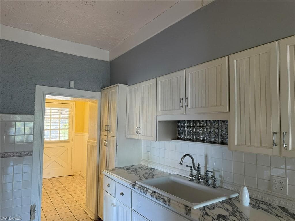 2703 McGregor BLVD, FORT MYERS FL 33901-21