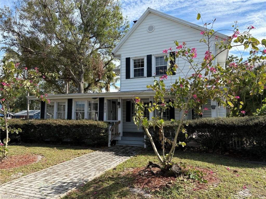 2703 McGregor BLVD, FORT MYERS FL 33901-2