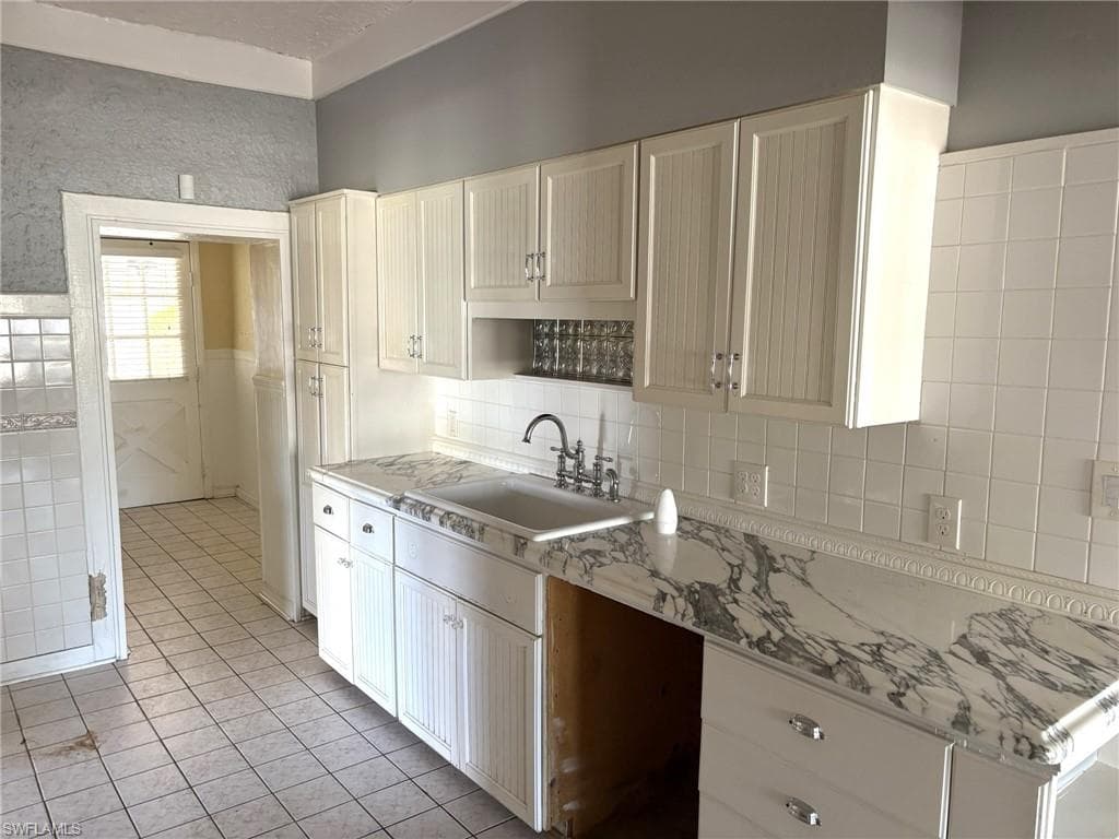 2703 McGregor BLVD, FORT MYERS FL 33901-19