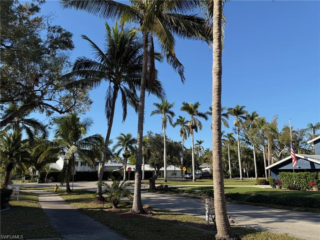 2703 McGregor BLVD, FORT MYERS FL 33901-29