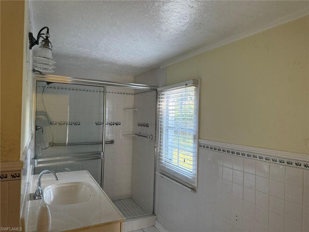 2703 McGregor BLVD, FORT MYERS FL 33901-28