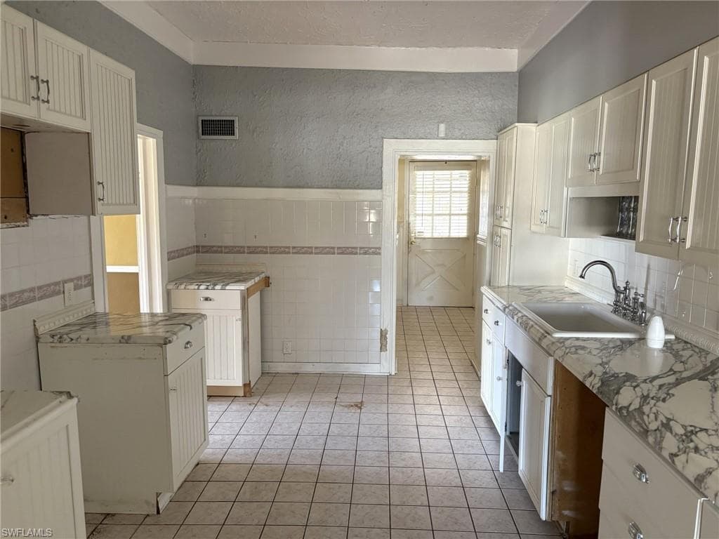 2703 McGregor BLVD, FORT MYERS FL 33901-20