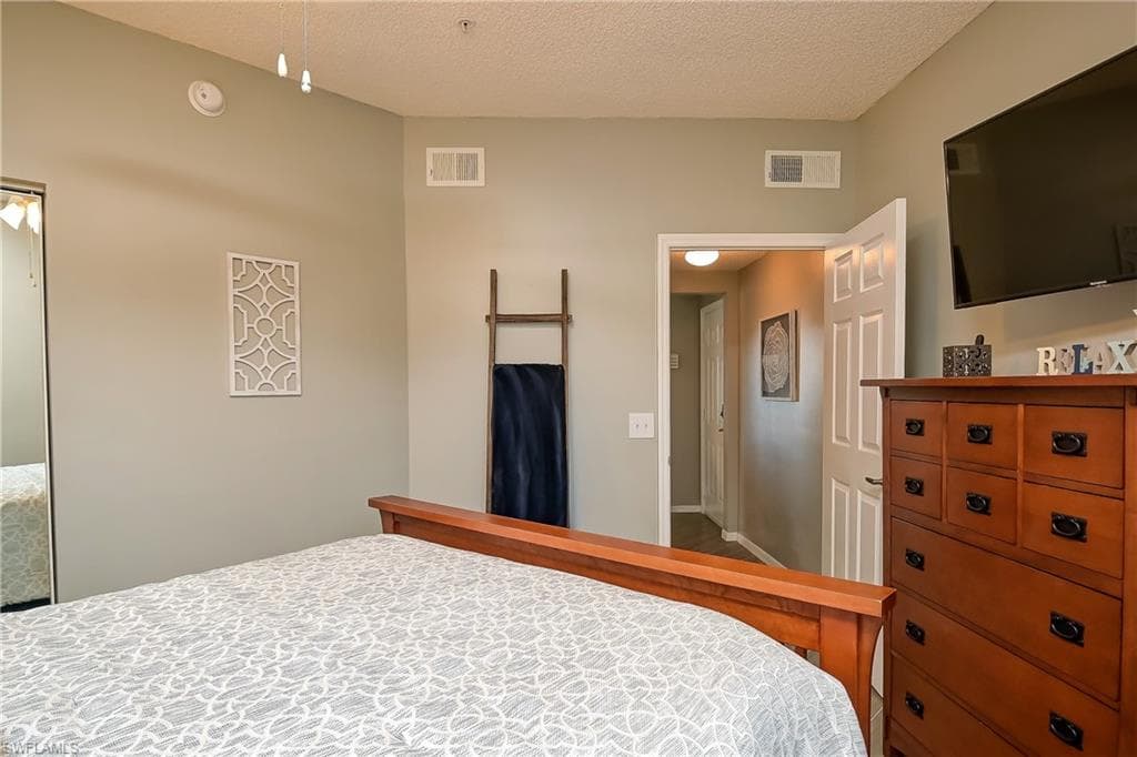 15655 Ocean Walk CIR # 205, FORT MYERS FL 33908-18