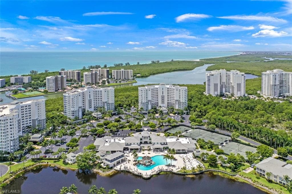 295 Grande WAY # 405, NAPLES FL 34110-1