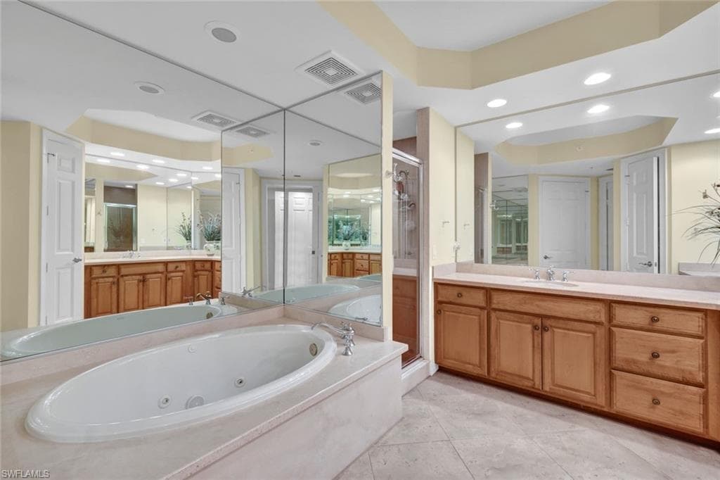 295 Grande WAY # 405, NAPLES FL 34110-16