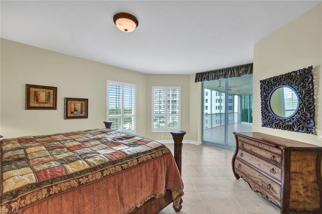 295 Grande WAY # 405, NAPLES FL 34110-15