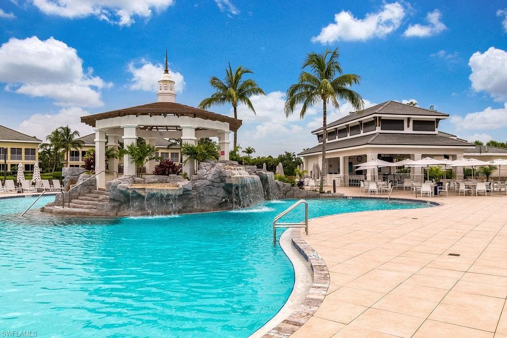 295 Grande WAY # 405, NAPLES FL 34110-25