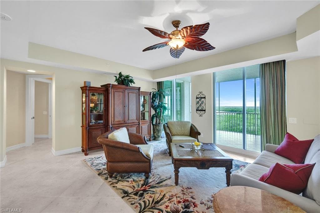 295 Grande WAY # 405, NAPLES FL 34110-6