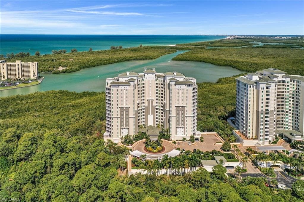 295 Grande WAY # 405, NAPLES FL 34110-2