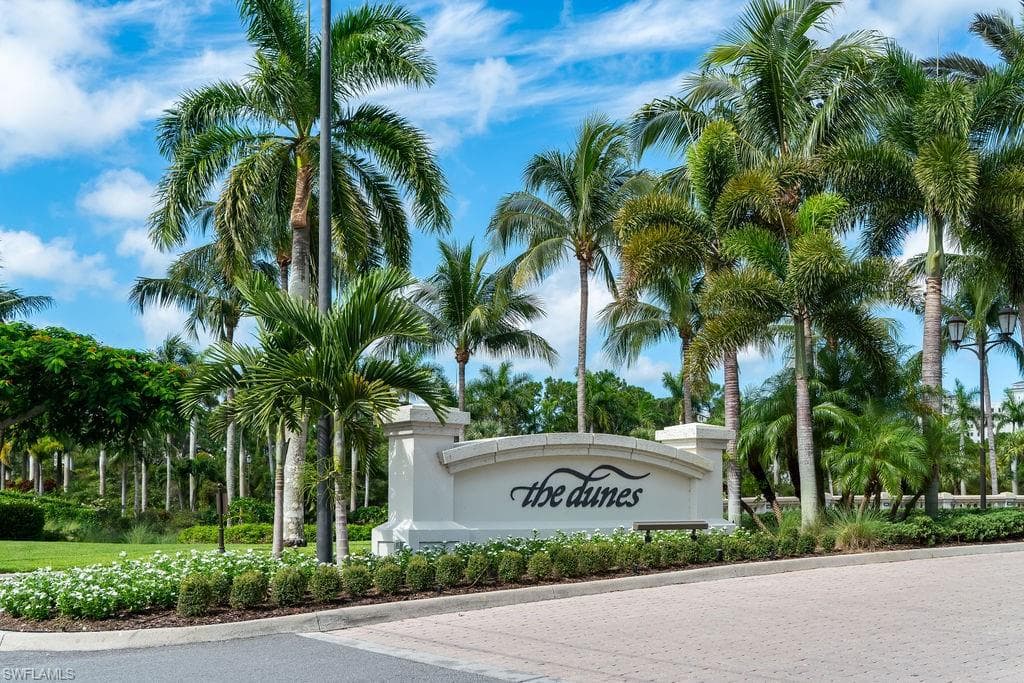 295 Grande WAY # 405, NAPLES FL 34110-32