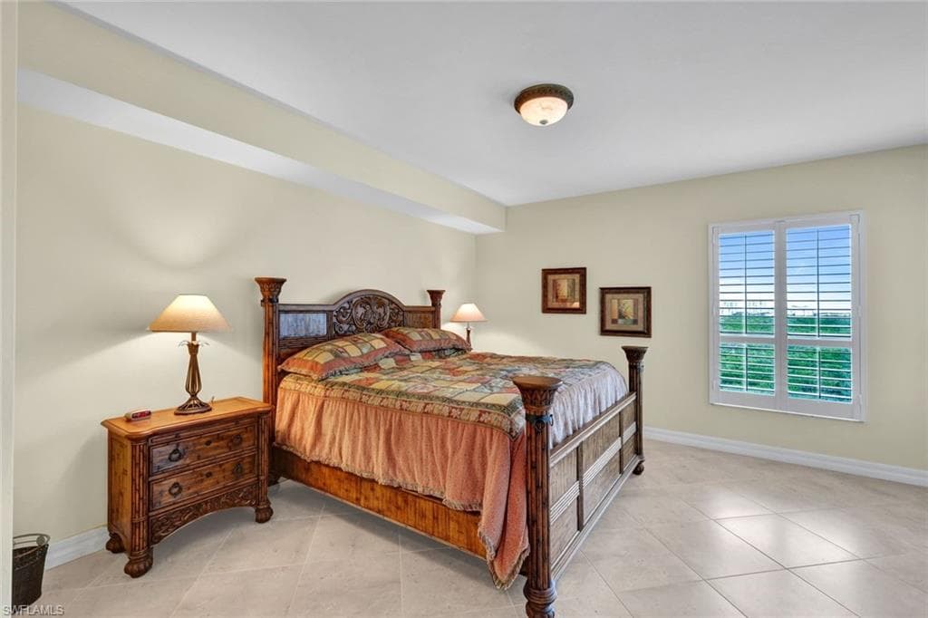 295 Grande WAY # 405, NAPLES FL 34110-14
