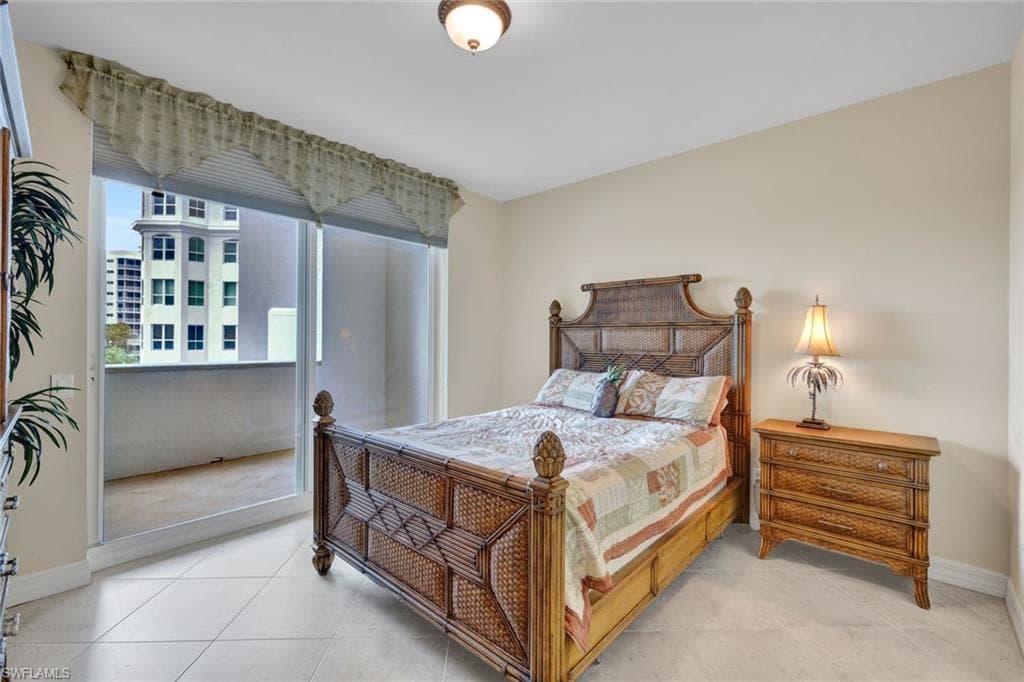 295 Grande WAY # 405, NAPLES FL 34110-20