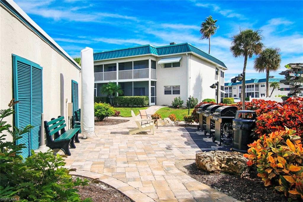 827 E Gulf DR # M4, SANIBEL FL 33957-15