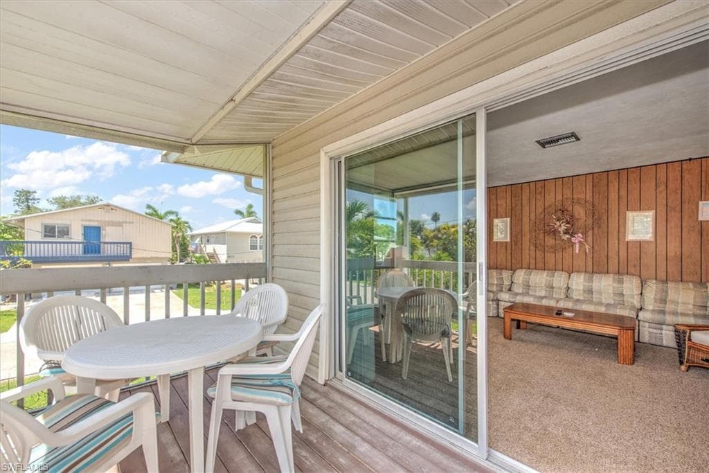 407 Lazy WAY, FORT MYERS BEACH FL 33931-6