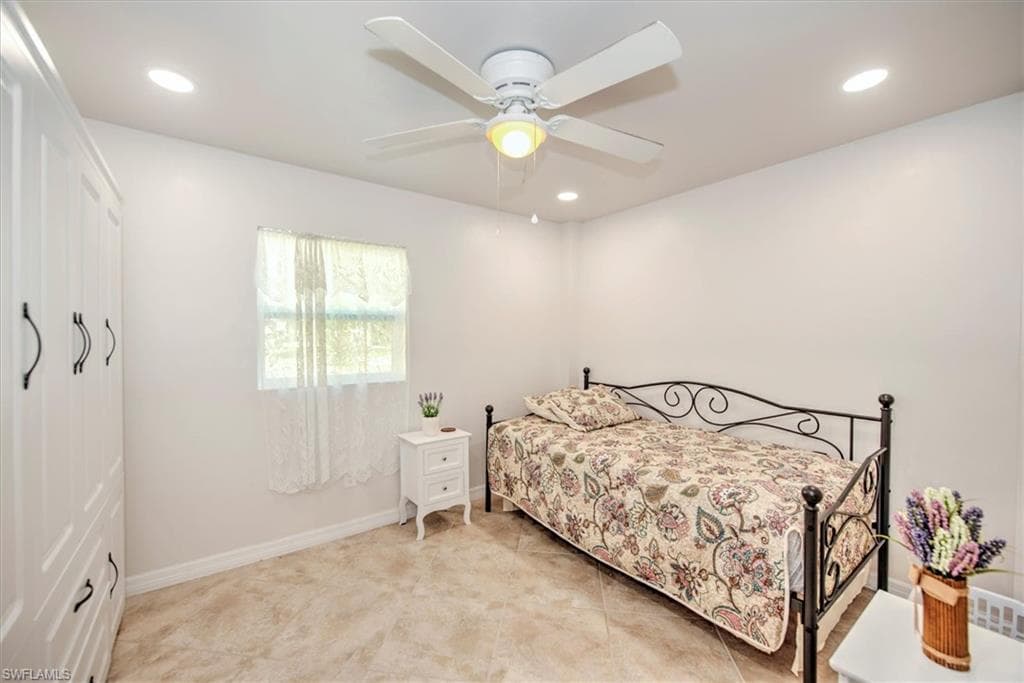 407 Lazy WAY, FORT MYERS BEACH FL 33931-33