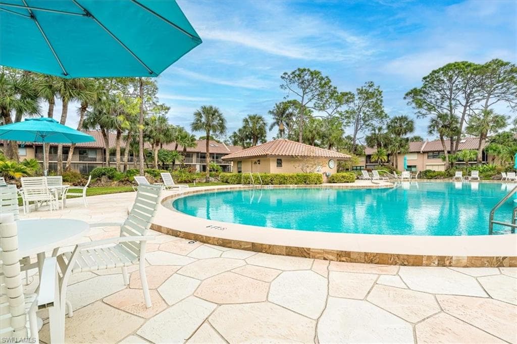 3219 Horse Carriage WAY # 306, NAPLES FL 34105-23