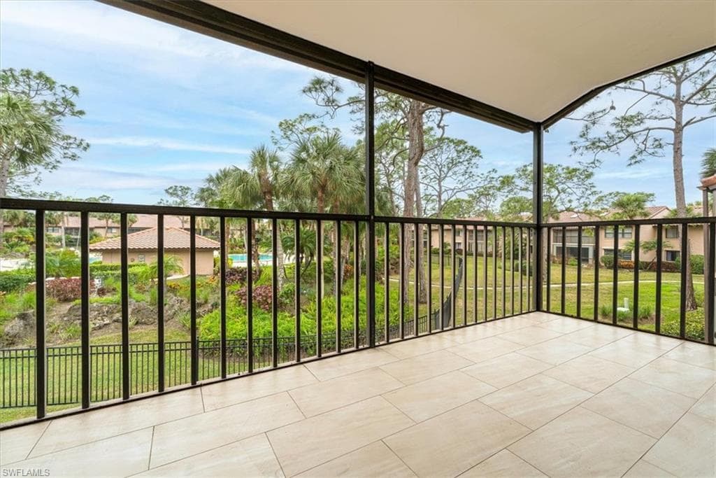 3219 Horse Carriage WAY # 306, NAPLES FL 34105-9