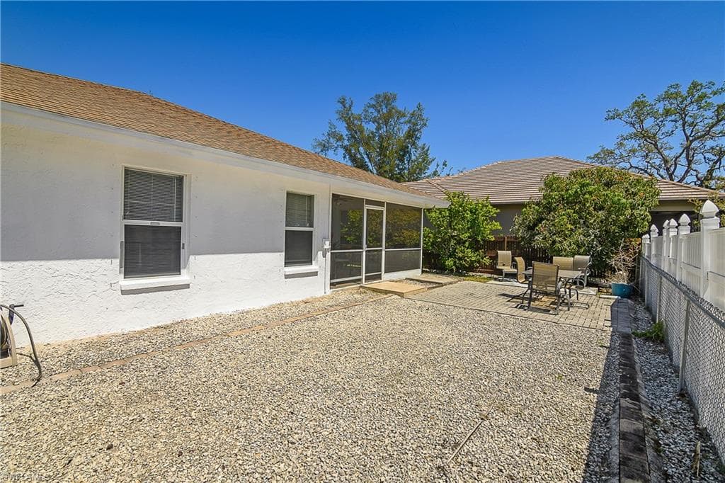 2560 11th CIR, NAPLES FL 34103-27