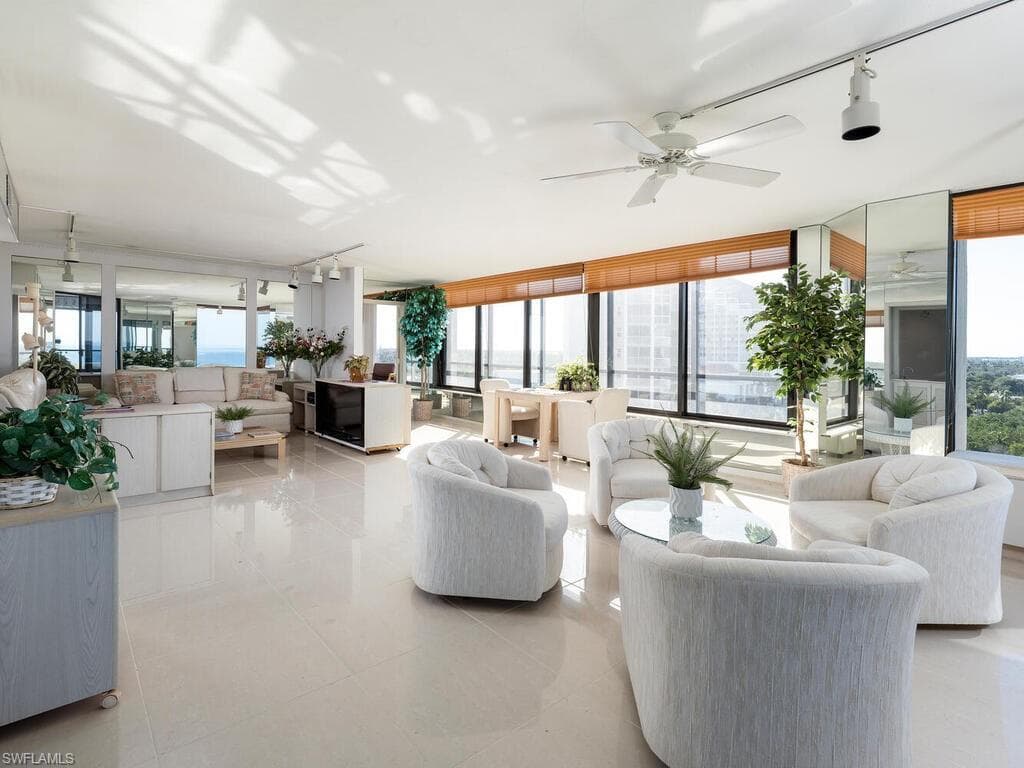 5555 Heron Point DR # 902, NAPLES FL 34108-2