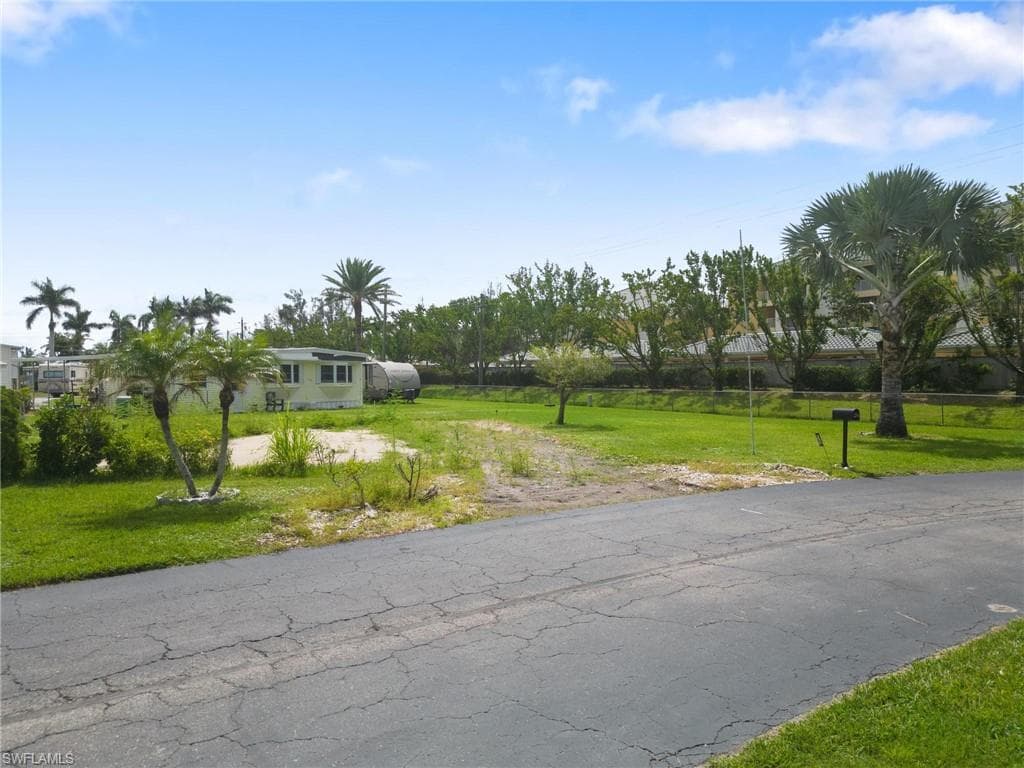 286 Dillard AVE, FORT MYERS FL 33908-6