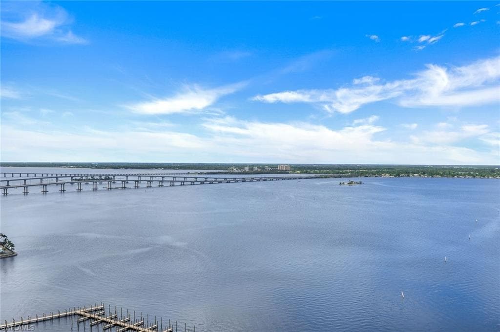 3000 Oasis Grand BLVD # 2402, FORT MYERS FL 33916-21