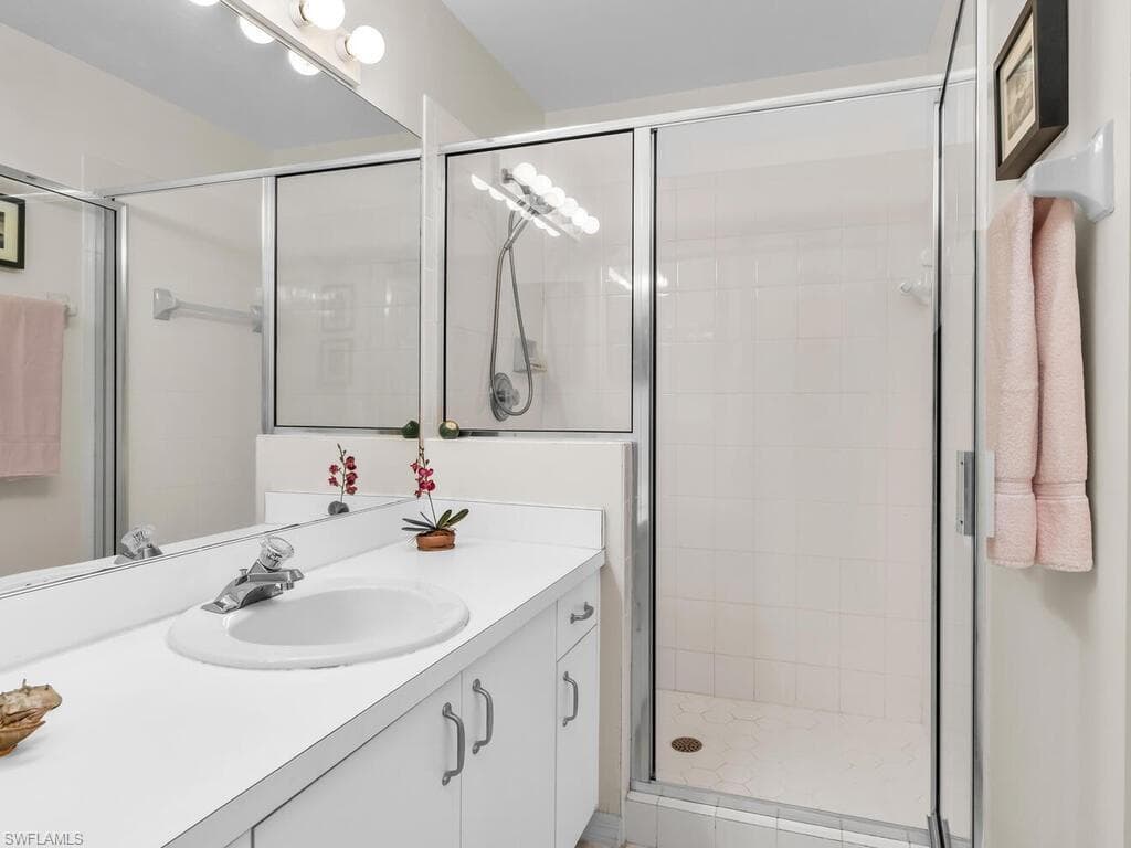 206 Newport DR # 805, NAPLES FL 34114-21