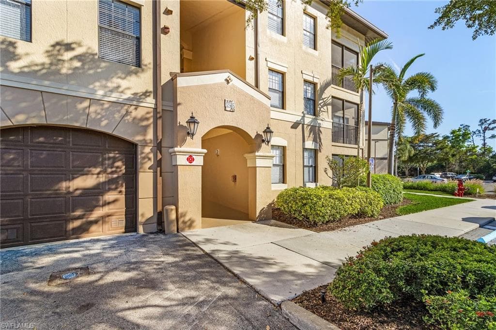 12936 Violino LN # 108, NAPLES FL 34105-27