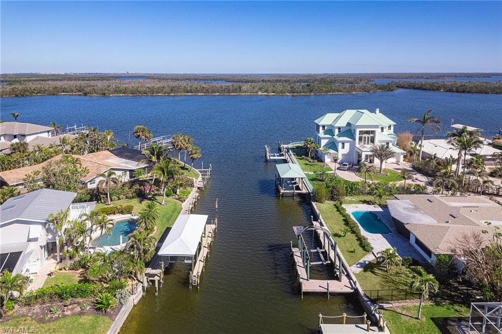 5660 Williams DR, FORT MYERS BEACH FL 33931-8