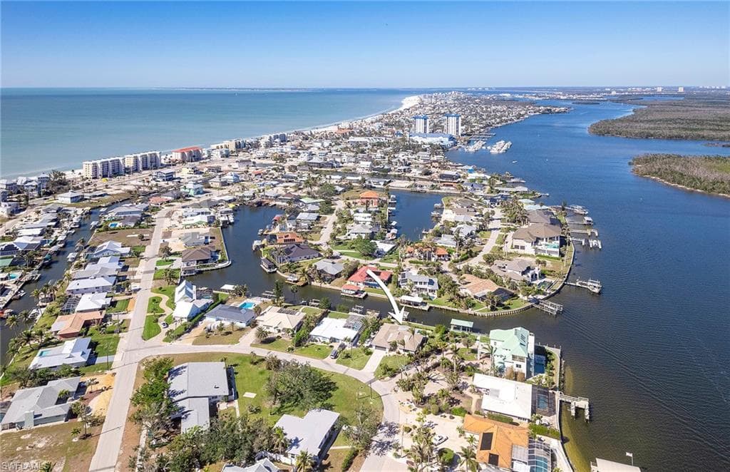 5660 Williams DR, FORT MYERS BEACH FL 33931-7