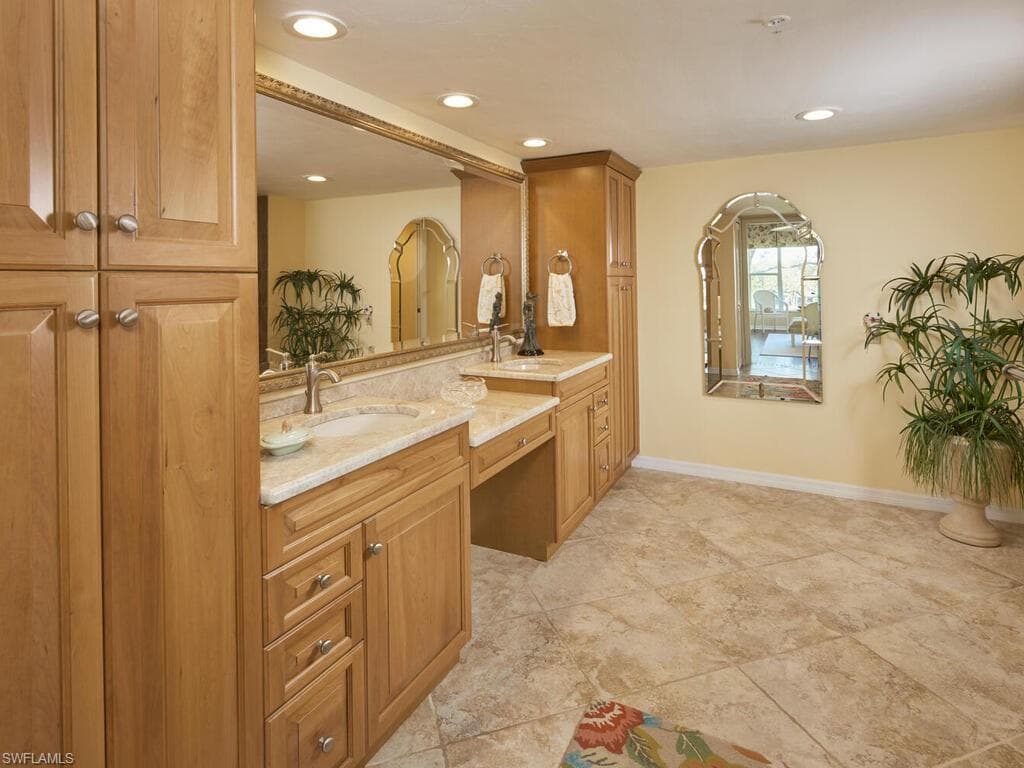 26890 Wedgewood DR # 403, BONITA SPRINGS FL 34134-10