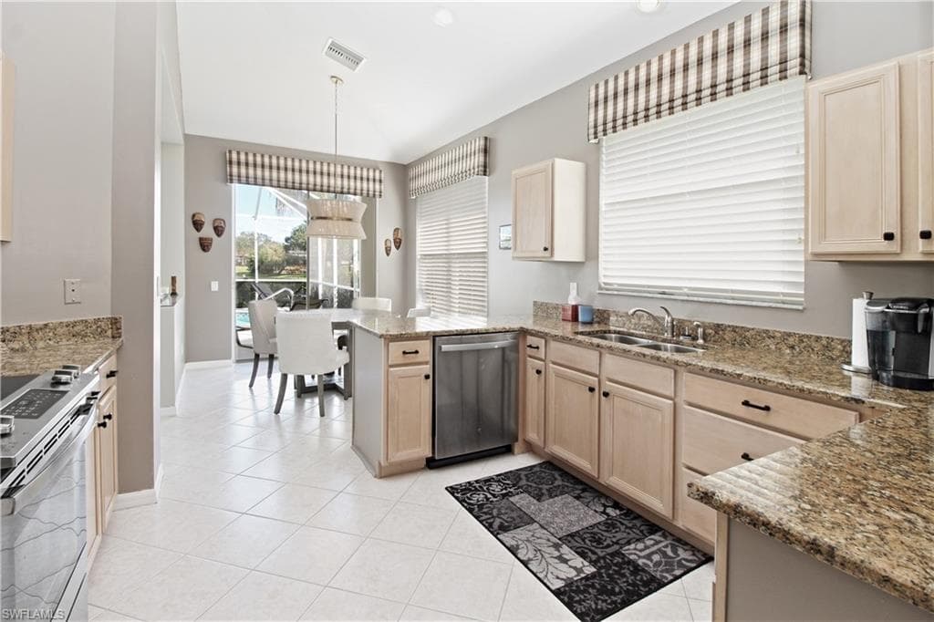 1842 Winding Oaks WAY, NAPLES FL 34109-2