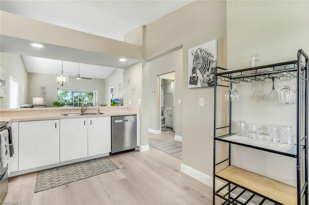 7360 Glenmoor LN # 4301, NAPLES FL 34104-6