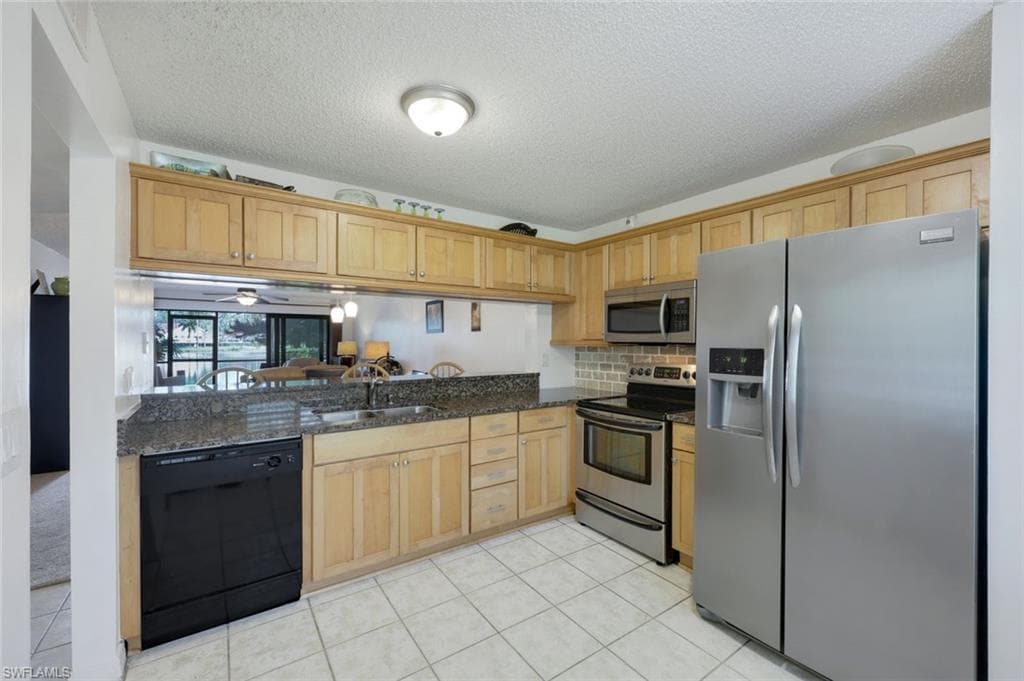 5792 Deauville CIR # A104, NAPLES FL 34112-8