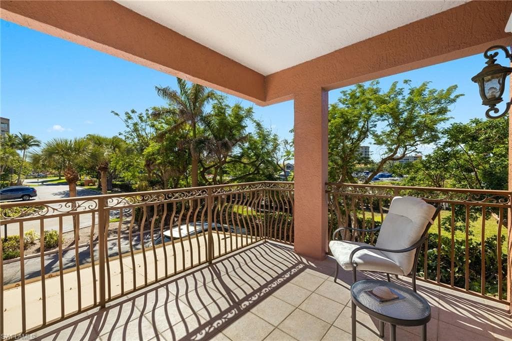 14811 Laguna DR # 101, FORT MYERS FL 33908-1