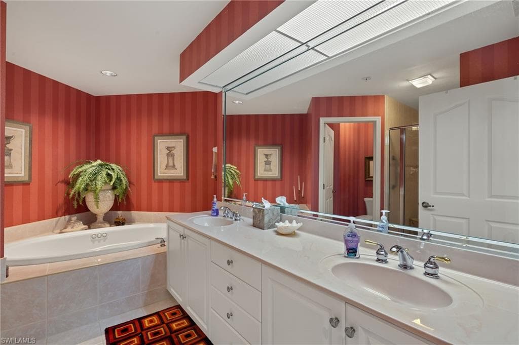 14811 Laguna DR # 101, FORT MYERS FL 33908-15