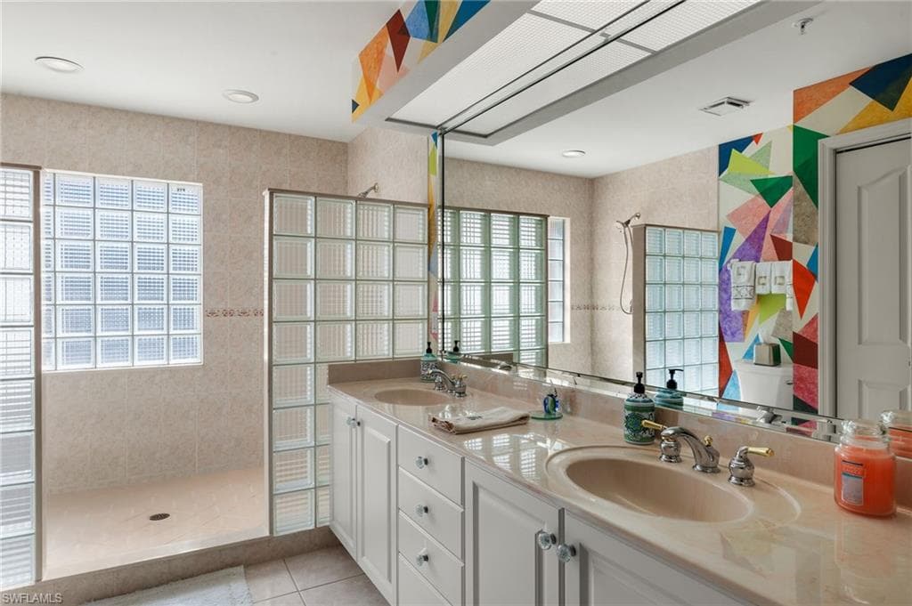 14811 Laguna DR # 101, FORT MYERS FL 33908-19