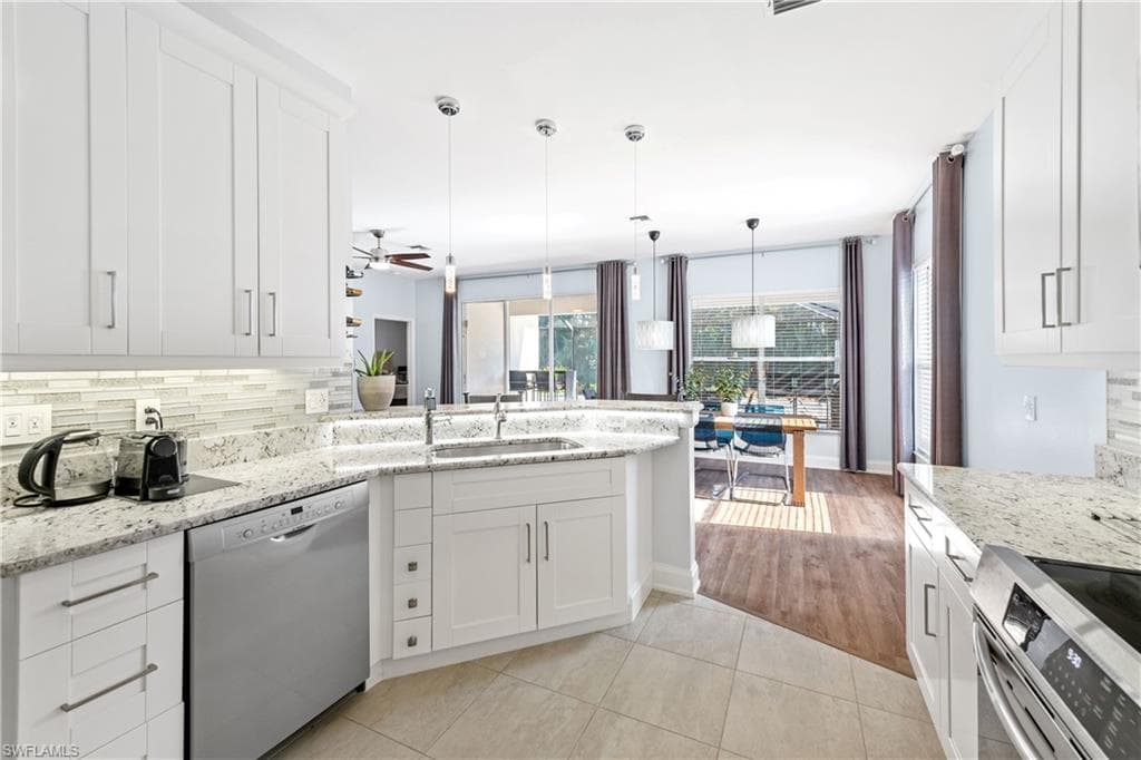 160 Stanhope CIR, NAPLES FL 34104-22