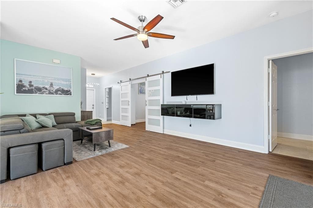 160 Stanhope CIR, NAPLES FL 34104-15