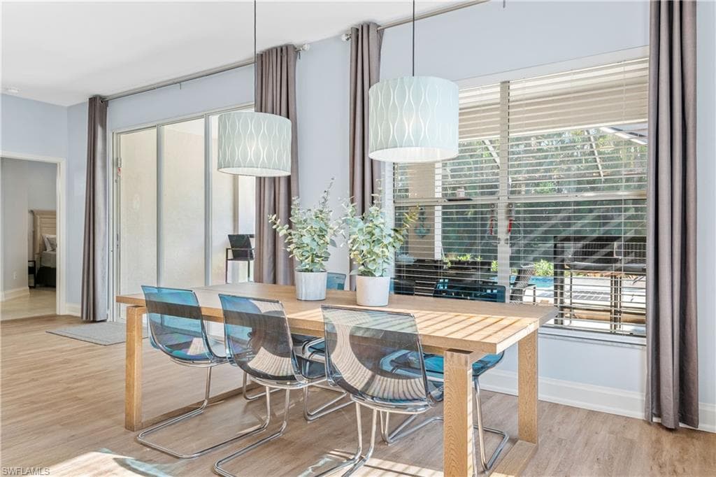 160 Stanhope CIR, NAPLES FL 34104-19